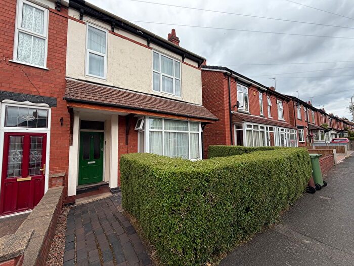 2 Bedroom Flat To Rent In Belmont Road, Penn, Wolverhampton, WV4