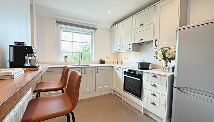 2 Bedroom Apartment To Rent In St. Albans Road, Codicote, SG4