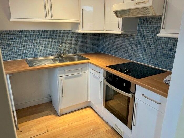 1 Bedroom Flat To Rent In Old Christchurch Road, Bournemouth, BH1