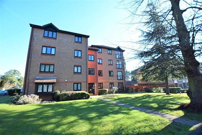 2 Bedroom Apartment To Rent In Adams Close, Surbiton, KT5