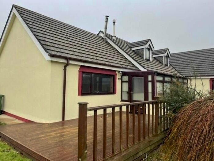 2 Bedroom Flat To Rent In Mollys Haven, Courtfield Drive, Simpson Cross, SA62