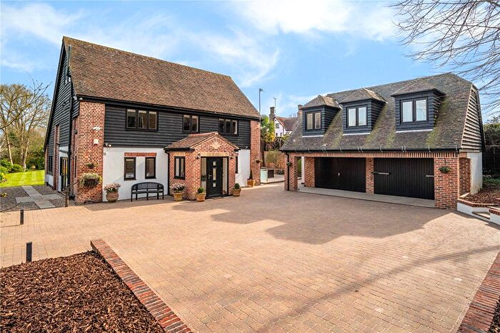 5 Bedroom Detached House For Sale In High Road, Loughton, Essex, IG10