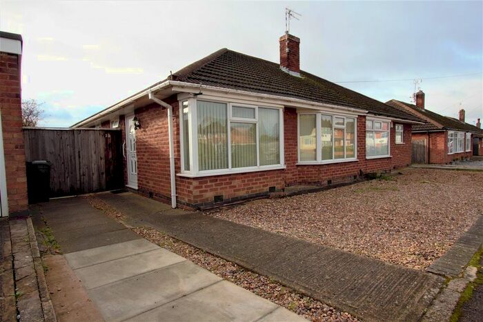 3 Bedroom Detached Bungalow To Rent In Chestnut Avenue, Oadby, Leicester LE2