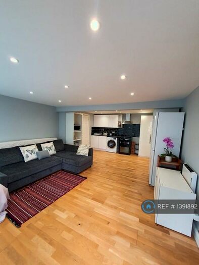 Studio To Rent In Eltham, London, SE9