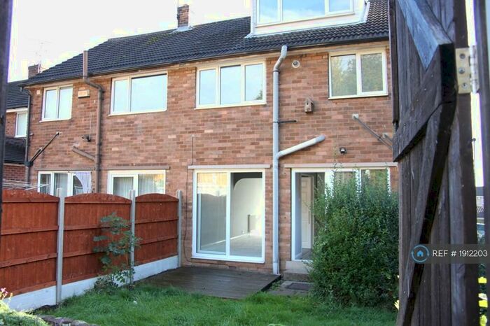 3 Bedroom Semi-Detached House To Rent In Tansley Drive, Sheffield, S9