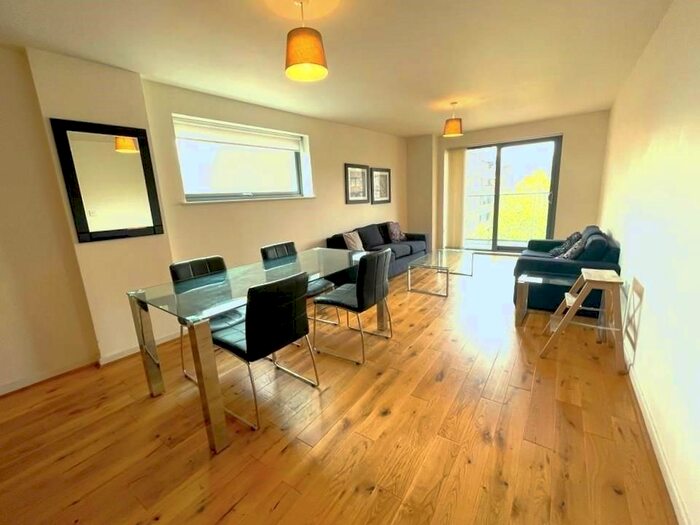 2 Bedroom Flat To Rent In Crowder Street, London, E1