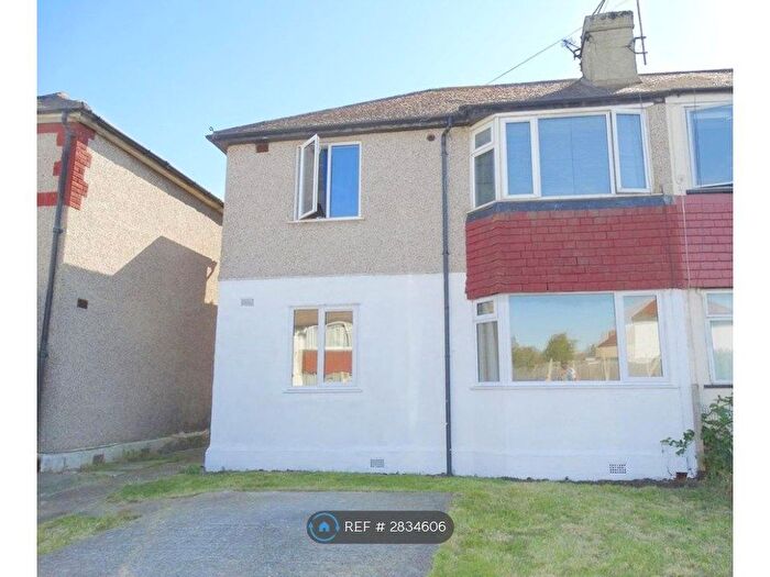 2 Bedroom Maisonette To Rent In Burnham Crescent, London, DA1