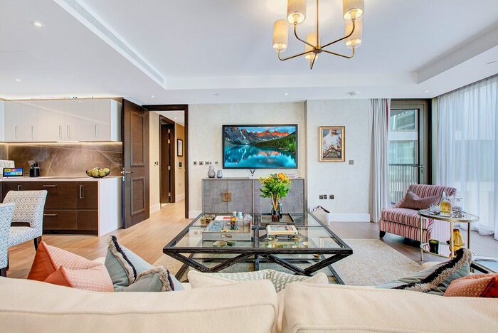 2 Bedroom Flat To Rent In Warwick Lane, Kensington, W14