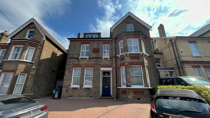 2 Bedroom Flat To Rent In Birdhurst Rise, South Croydon, CR2