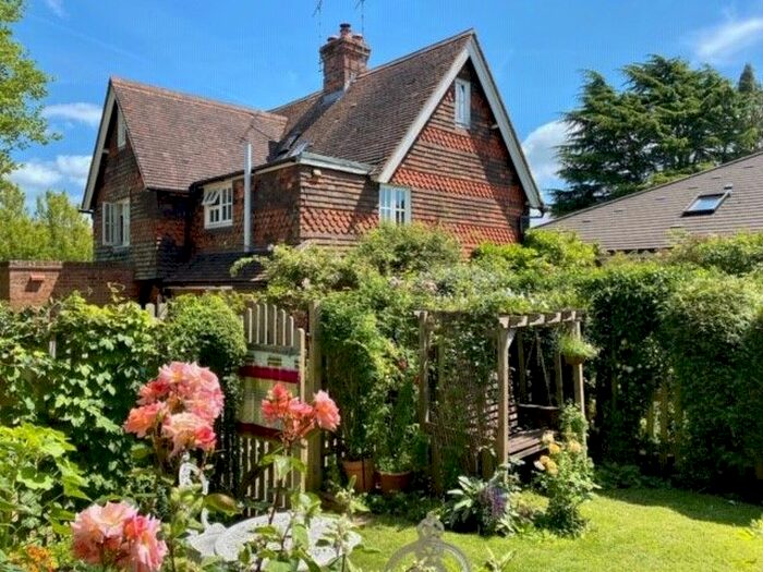 2 Bedroom Cottage To Rent In Homefield Cottage, Westerham, Kent, TN16