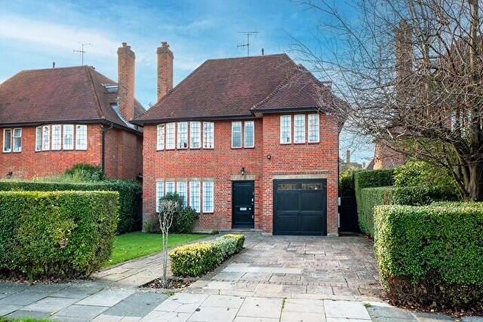 6 Bedroom Detached House To Rent In Kingsley Way, London, N2