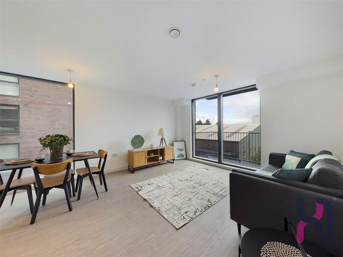 2 Bedroom Flat To Rent In The Landmark, Oldfield Road, Salford, M5