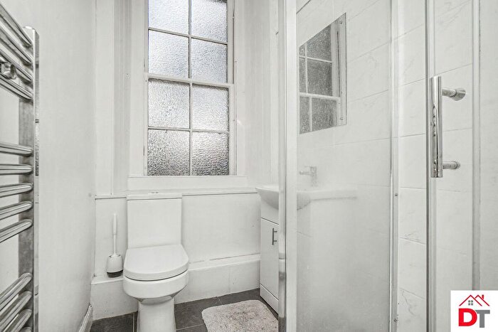 3 Bedroom Flat For Sale In Forrest Road, Edinburgh, EH1