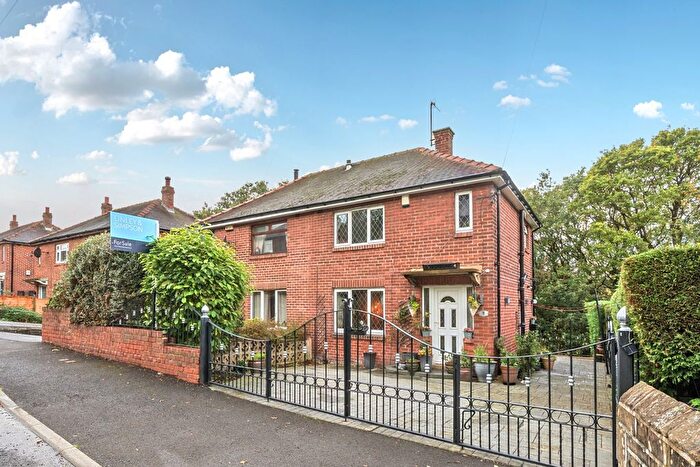 3 Bedroom Semi Detached House For Sale In Hangingstone Road, Huddersfield, West Yorkshire, HD4