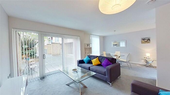 1 Bedroom Flat To Rent In Kimmerghame Path, Edinburgh, EH4