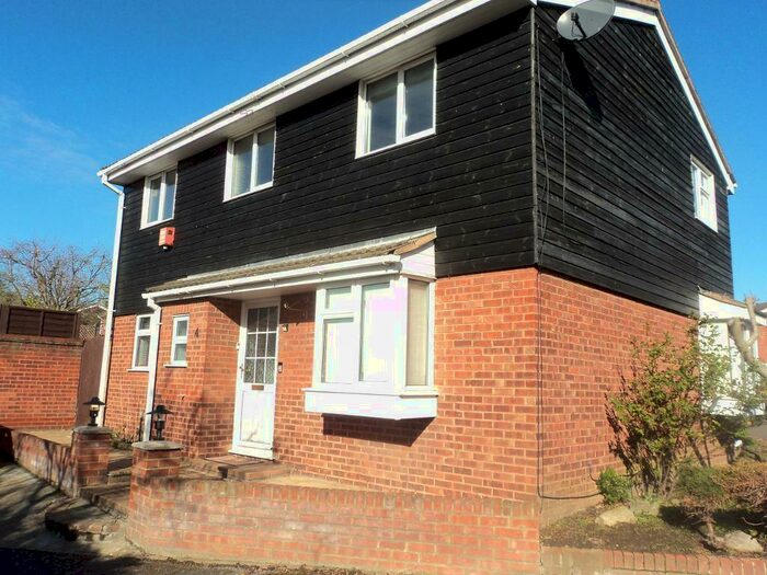 4 Bedroom Detached House To Rent In Elmbourne Drive, Belvedere, DA17