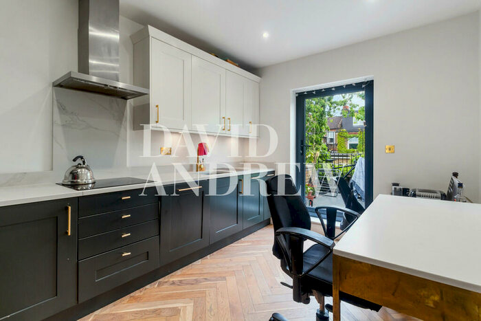 2 Bedroom Apartment To Rent In Hewitt Road, N8