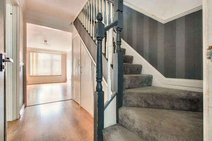 3 Bedroom Terraced House For Sale In Dengayne, Basildon, SS14