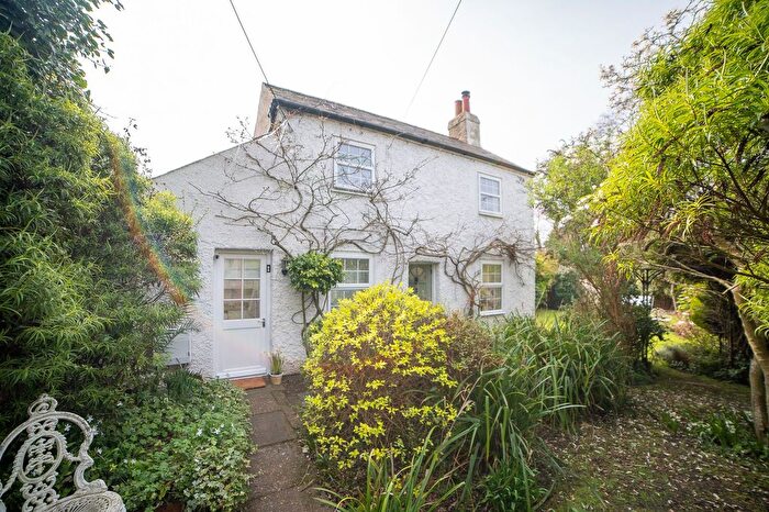 2 Bedroom Detached House For Sale In Ash, Canterbury, CT3