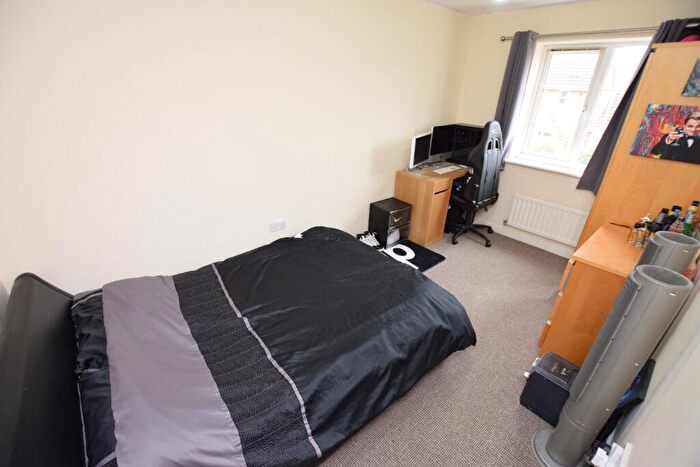 6 Bedroom Semi-Detached House To Rent In West Cotton Close, Far Cotton, Northampton, NN4