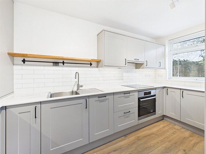 1 Bedroom Flat To Rent In Harrowdene Gardens, Teddington, TW11