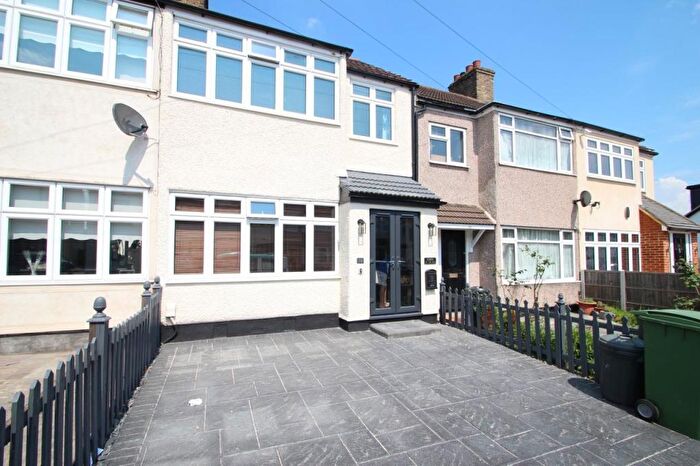 3 Bedroom Terraced House For Sale In Benets Road, Hornchurch, RM11