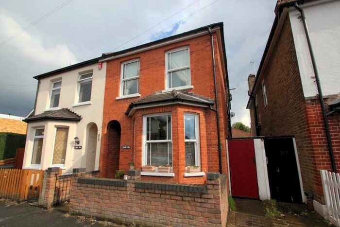 4 Bedroom Semi-Detached House To Rent In Byfleet, KT14