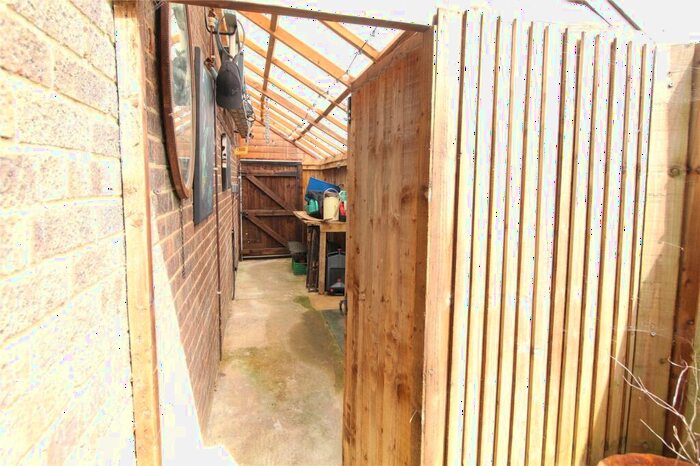 3 Bedroom End Of Terrace House For Sale In Marryat Road, New Milton, Hampshire, BH25