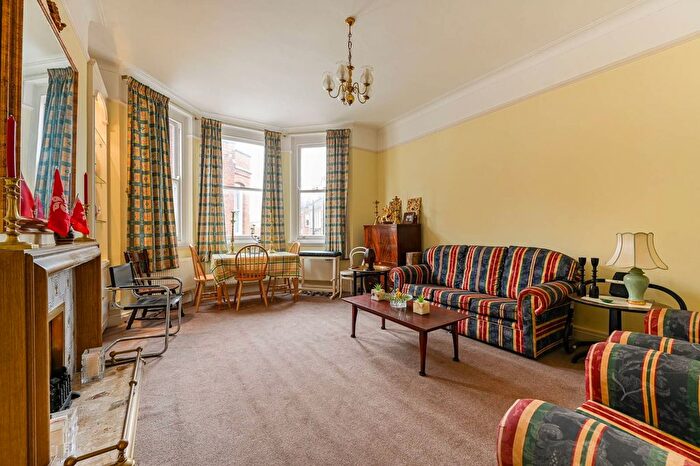 2 Bedroom Flat For Sale In York Mansions, Earls Court, Earls Court, London, SW5