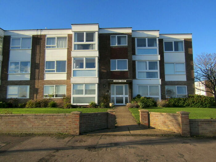 2 Bedroom Flat To Rent In The Esplanade, Frinton On Sea, CO13
