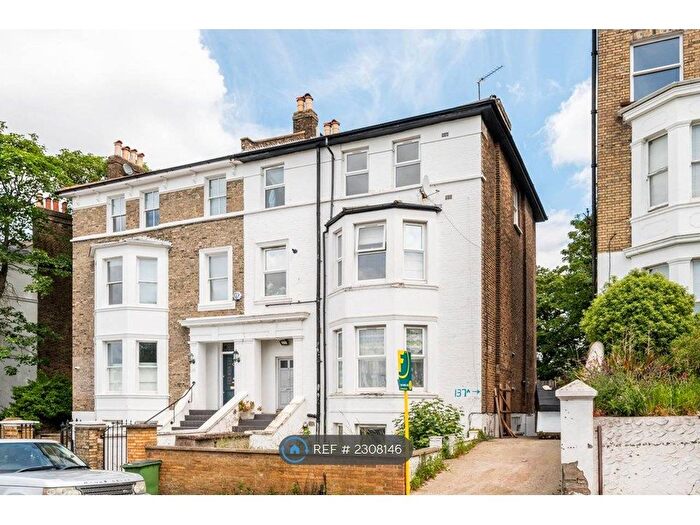 2 Bedroom Flat To Rent In Eglinton Hill, London, SE18