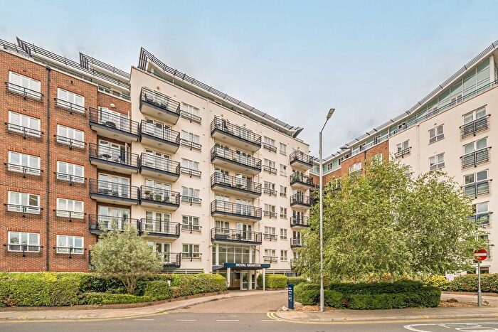 3 Bedroom Flat To Rent In Royal Quarter, Seven Kings Way, Kingston Upon Thames, KT2