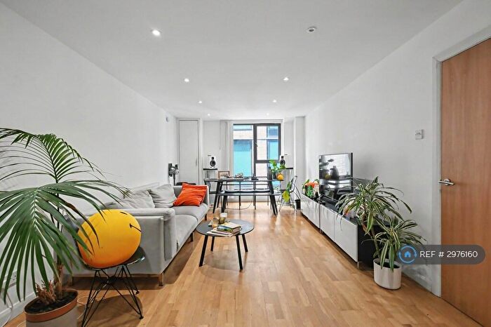 1 Bedroom Flat To Rent In Shoreditch High Street, London, E1
