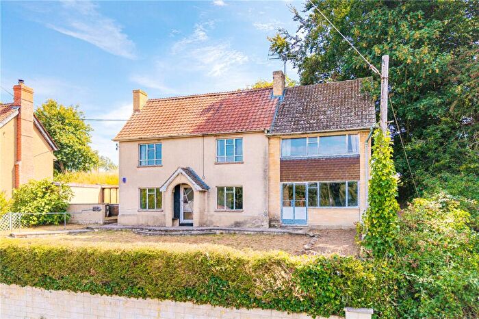 4 Bedroom Detached House For Sale In High Street, Easterton, Devizes, Wiltshire, SN10