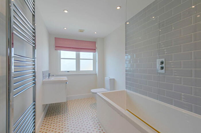 4 Bedroom Detached House For Sale In Barton Road, Bramley, Guildford, Surrey, GU5