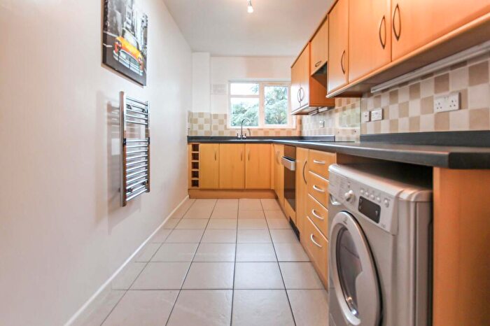 2 Bedroom Property To Rent In Wimborne Road, Howard Court, BH3