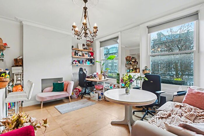 2 Bedroom Apartment To Rent In Moray Road, London, N4