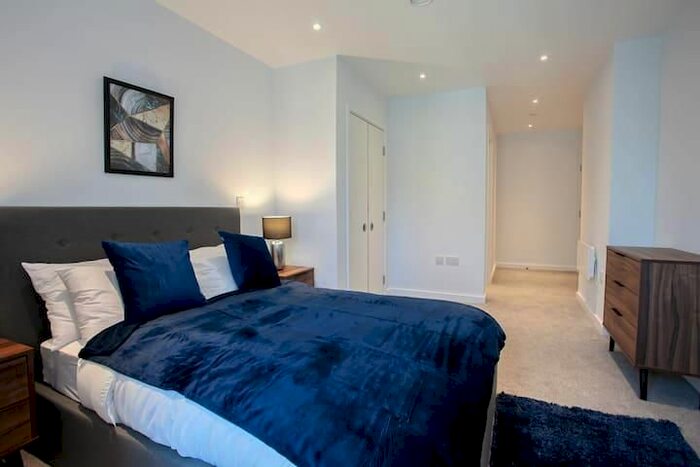 2 Bedroom Flat To Rent In Wandsworth Riverside, Wandsworth, London, SW18