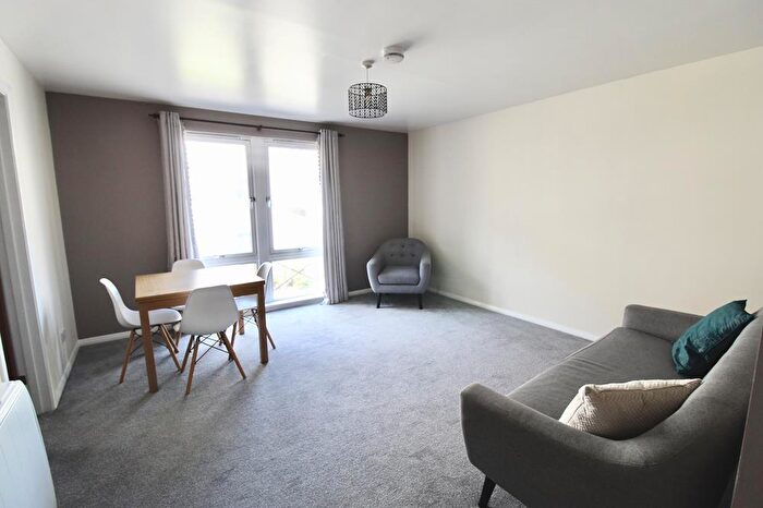 2 Bedroom Flat To Rent In Glendale Mews, First Floor, AB11
