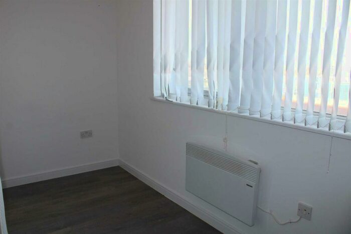 1 Bedroom Flat To Rent In Lombard Street West, West Bromwich, B70