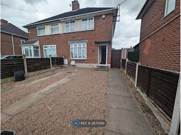 3 Bedroom Semi Detached House To Rent In Eatesbrook Road, Birmingham, B33