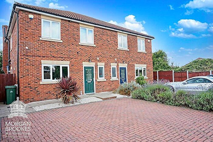 3 Bedroom Semi Detached House For Sale In Markhams Chase, Basildon, SS15