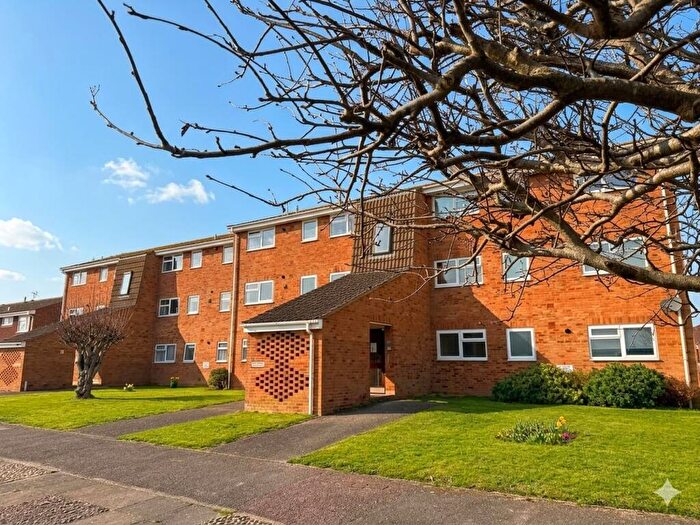 2 Bedroom Flat For Sale In Eynsford Close, Cliftonville, CT9