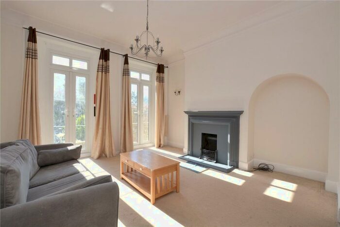 2 Bedroom Apartment To Rent In Granville Park, Lewisham, London, SE13