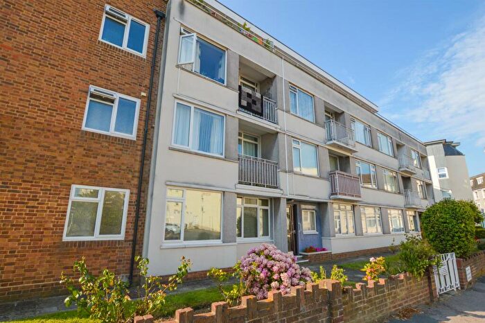 2 Bedroom Flat To Rent In Seaside Road, Eastbourne, BN21