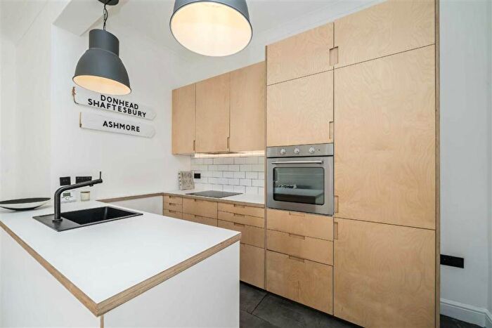 2 Bedroom Flat For Sale In Kennington Park Road, Kennington, SE11
