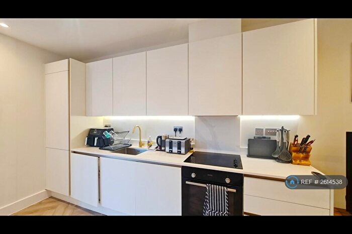 1 Bedroom Flat To Rent In Hatfield Road, St Albans, AL1