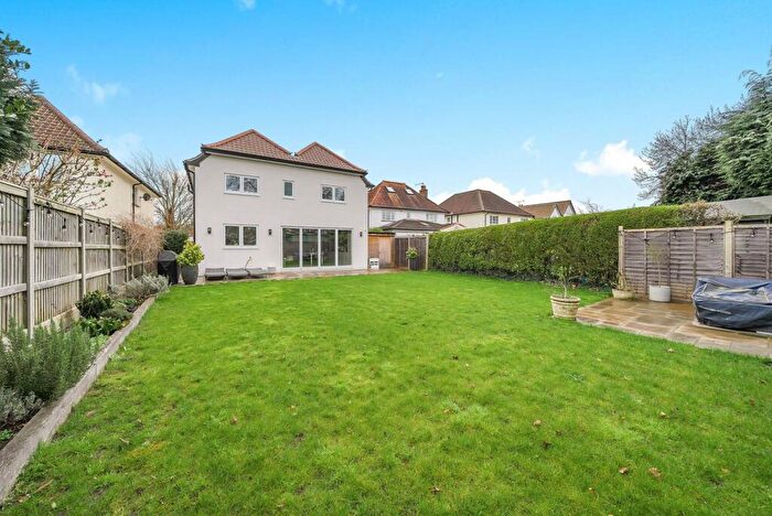 4 Bedroom Detached House To Rent In Rosebery Crescent, Old Woking, Woking, GU22