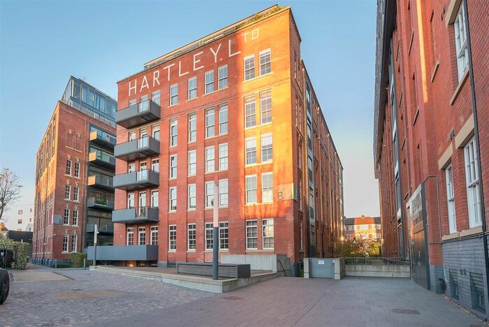 2 Bedroom Flat For Sale In Green Walk, London, SE1