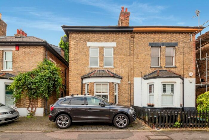 4 Bedroom House To Rent In Burnhill Road, Beckenham, Bromley, BR3
